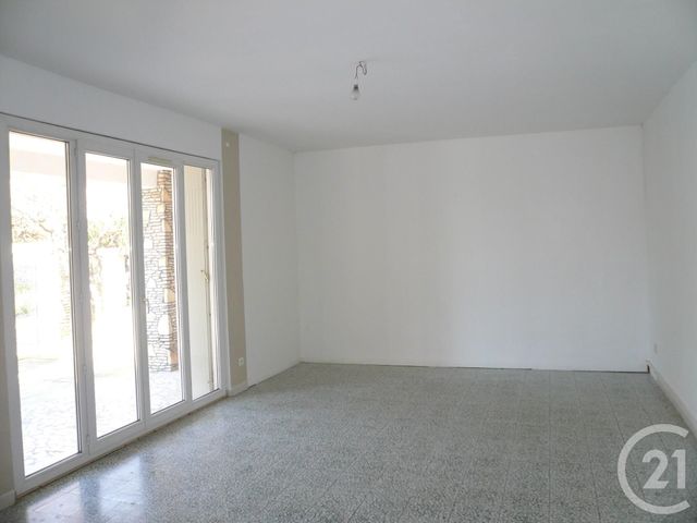 Appartement F4 &agrave; louer - 4 pi&egrave;ces - 83,18 m2 - St Cyr Sur Mer - 83 - PROVENCE-ALPES-COTE-D-AZUR