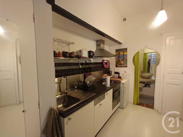 Appartement T1 &agrave; louer - 1 pi&egrave;ce - 31,34 m2 - La Ciotat - 13 - PROVENCE-ALPES-COTE-D-AZUR