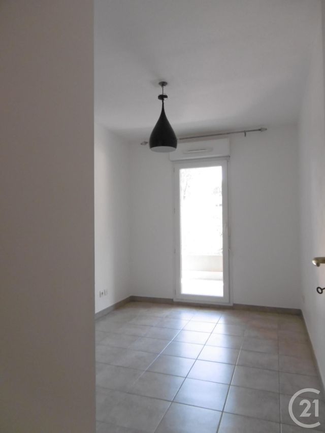 Appartement F2 &agrave; louer - 2 pi&egrave;ces - 39,17 m2 - St Cyr Sur Mer - 83 - PROVENCE-ALPES-COTE-D-AZUR