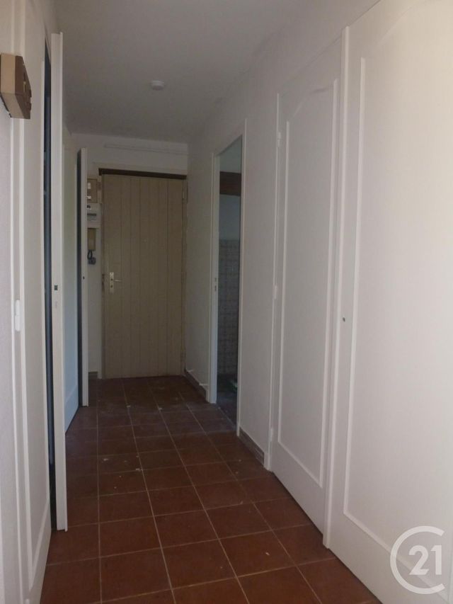 Appartement F3 &agrave; louer - 3 pi&egrave;ces - 65,50 m2 - La Ciotat - 13 - PROVENCE-ALPES-COTE-D-AZUR