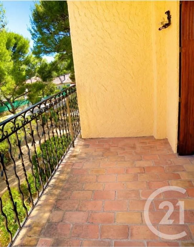 Appartement F3 &agrave; louer - 3 pi&egrave;ces - 65,50 m2 - La Ciotat - 13 - PROVENCE-ALPES-COTE-D-AZUR