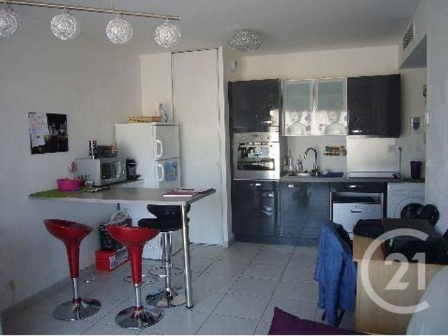 Appartement F3 &agrave; louer - 3 pi&egrave;ces - 48 m2 - La Ciotat - 13 - PROVENCE-ALPES-COTE-D-AZUR