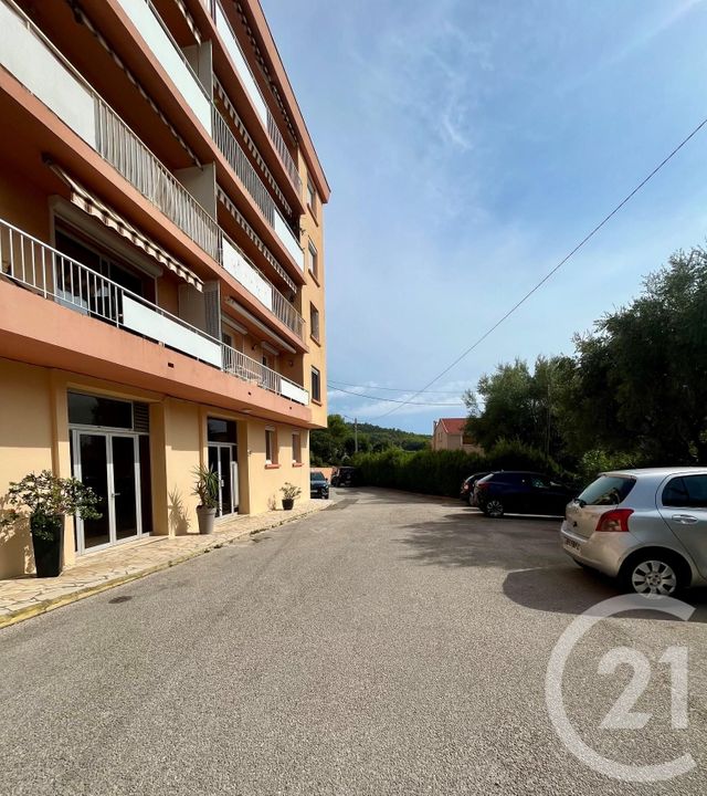 Appartement F2 &agrave; louer - 2 pi&egrave;ces - 48 m2 - Six Fours Les Plages - 83 - PROVENCE-ALPES-COTE-D-AZUR