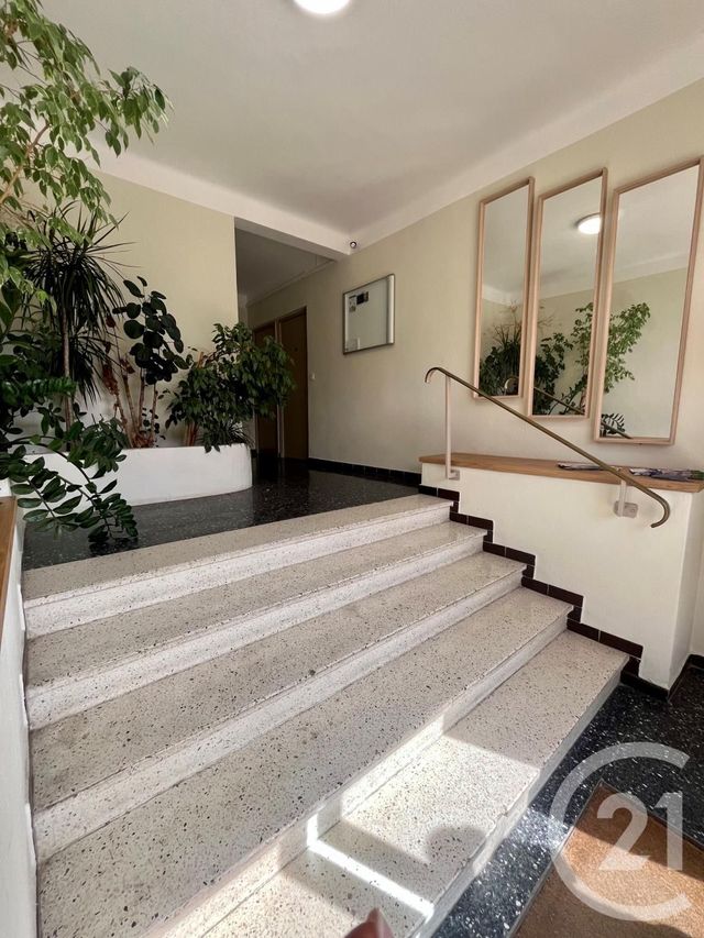 Appartement F2 &agrave; louer - 2 pi&egrave;ces - 48 m2 - Six Fours Les Plages - 83 - PROVENCE-ALPES-COTE-D-AZUR