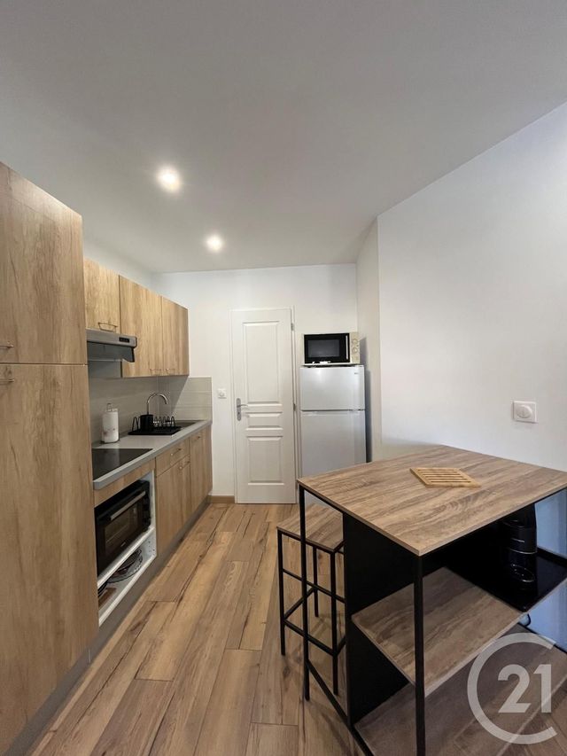 Appartement F1 &agrave; louer - 1 pi&egrave;ce - 24,39 m2 - St Cyr Sur Mer - 83 - PROVENCE-ALPES-COTE-D-AZUR