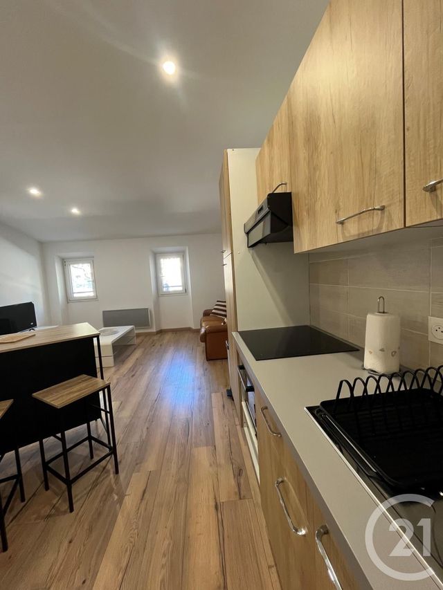 Appartement F1 &agrave; louer - 1 pi&egrave;ce - 24,39 m2 - St Cyr Sur Mer - 83 - PROVENCE-ALPES-COTE-D-AZUR