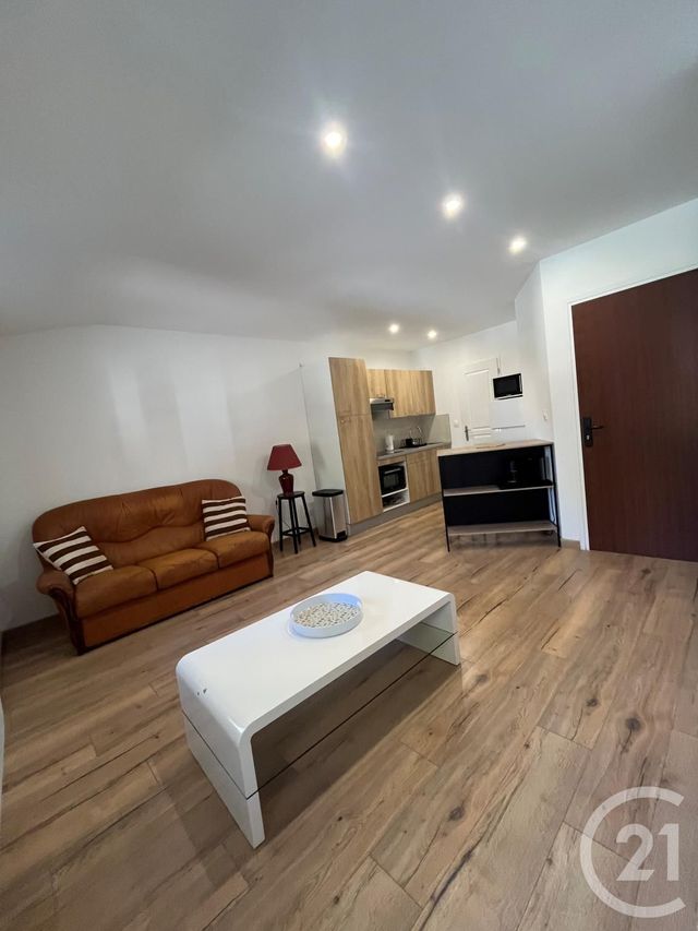 Appartement F1 &agrave; louer - 1 pi&egrave;ce - 24,39 m2 - St Cyr Sur Mer - 83 - PROVENCE-ALPES-COTE-D-AZUR