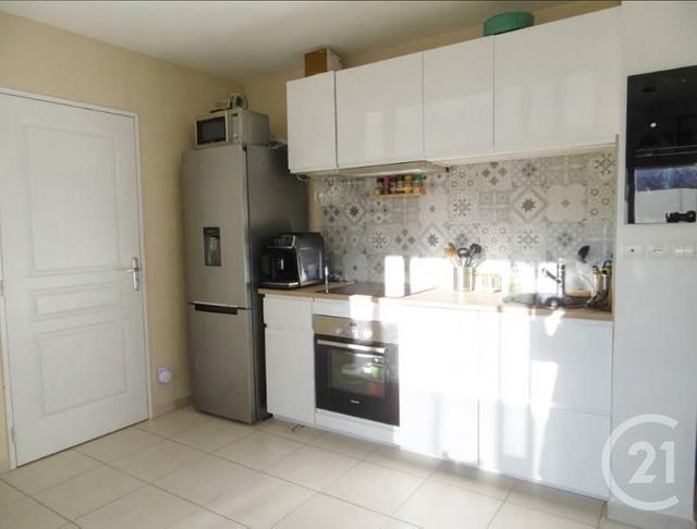 Appartement T2 &agrave; louer - 2 pi&egrave;ces - 36,16 m2 - La Ciotat - 13 - PROVENCE-ALPES-COTE-D-AZUR