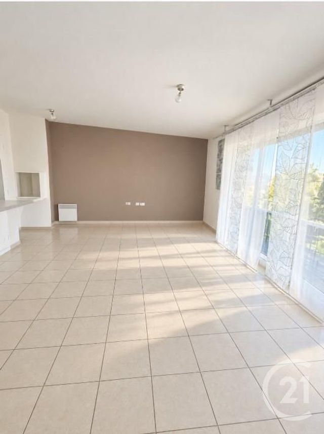 Appartement F2 &agrave; louer - 2 pi&egrave;ces - 43 m2 - La Ciotat - 13 - PROVENCE-ALPES-COTE-D-AZUR
