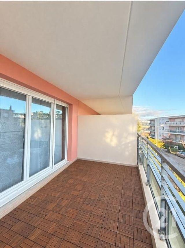 Appartement F2 &agrave; louer - 2 pi&egrave;ces - 43 m2 - La Ciotat - 13 - PROVENCE-ALPES-COTE-D-AZUR