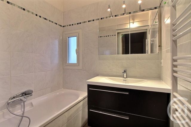 Appartement F4 &agrave; louer - 4 pi&egrave;ces - 69,33 m2 - Fresnes - 94 - ILE-DE-FRANCE