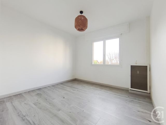 Appartement F3 &agrave; louer - 3 pi&egrave;ces - 60,32 m2 - Fresnes - 94 - ILE-DE-FRANCE