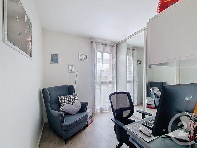 Appartement F5 à vendre - 5 pièces - 70,50 m2 - Fresnes - 94 - ILE-DE-FRANCE