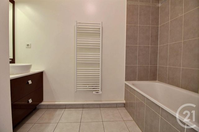 Appartement F3 &agrave; louer - 3 pi&egrave;ces - 62,41 m2 - Fresnes - 94 - ILE-DE-FRANCE