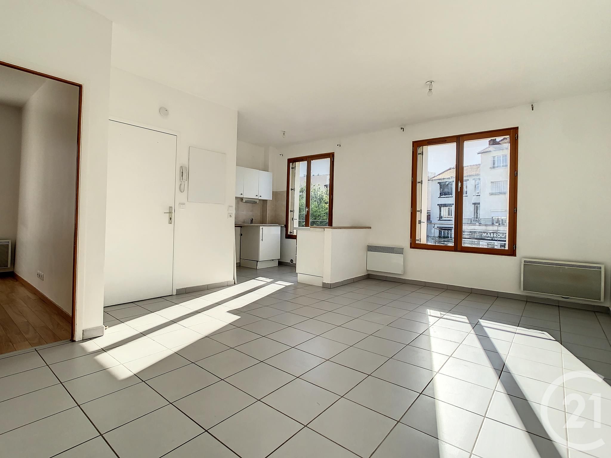 Appartement F2 à louer 2 pièces 42,81 m2 Suresnes 92 ILEDE
