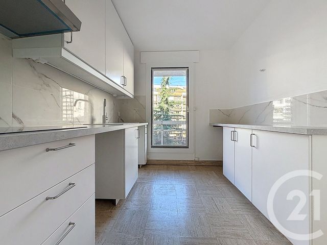 Appartement T4 &agrave; louer - 4 pi&egrave;ces - 105,87 m2 - Paris - 75015 - ILE-DE-FRANCE