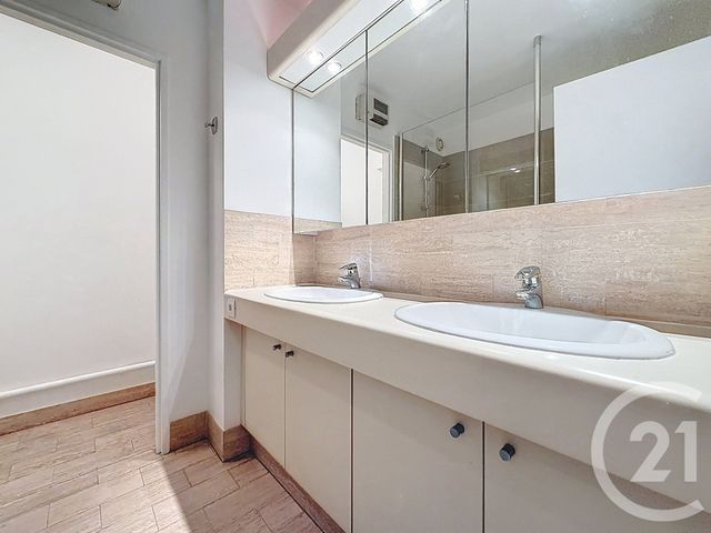 Appartement T4 &agrave; louer - 4 pi&egrave;ces - 105,87 m2 - Paris - 75015 - ILE-DE-FRANCE