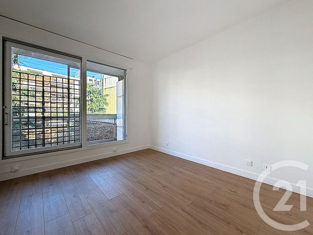 Appartement T4 &agrave; louer - 4 pi&egrave;ces - 105,87 m2 - Paris - 75015 - ILE-DE-FRANCE