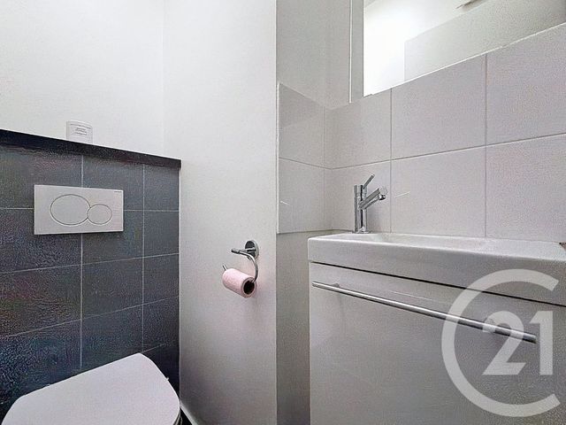 Appartement T3 &agrave; louer - 3 pi&egrave;ces - 65,73 m2 - Neuilly Sur Seine - 92 - ILE-DE-FRANCE