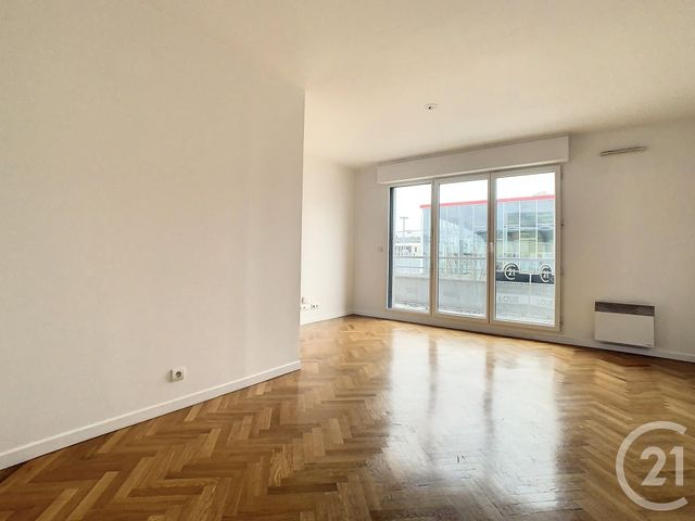Appartement T2 &agrave; louer - 2 pi&egrave;ces - 46,07 m2 - Issy Les Moulineaux - 92 - ILE-DE-FRANCE