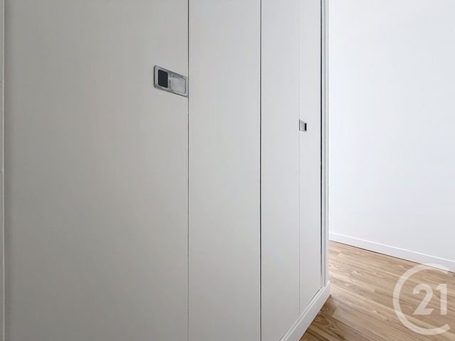 Appartement T3 &agrave; louer - 3 pi&egrave;ces - 84,70 m2 - Courbevoie - 92 - ILE-DE-FRANCE