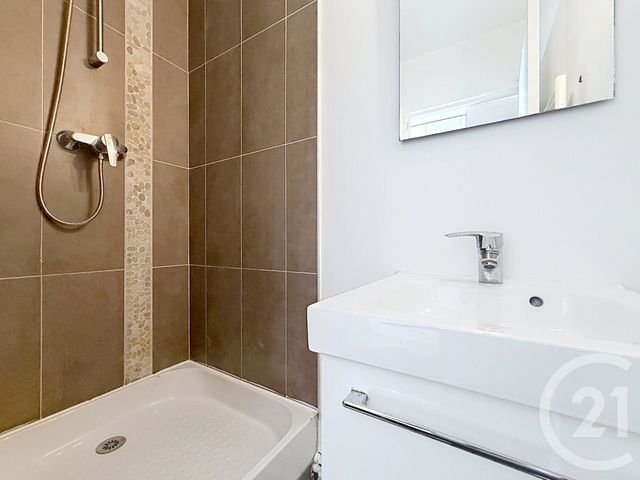 Appartement T3 &agrave; louer - 3 pi&egrave;ces - 84,70 m2 - Courbevoie - 92 - ILE-DE-FRANCE
