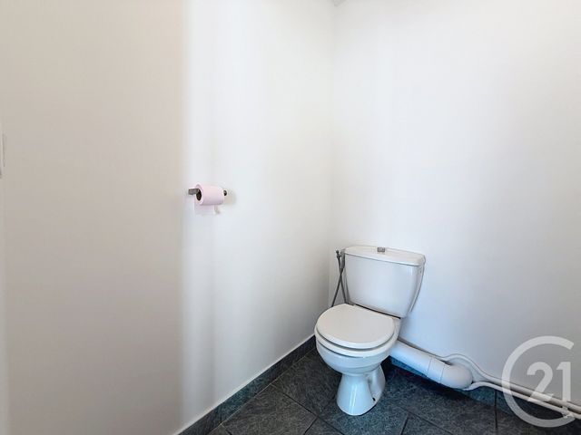 Appartement T3 &agrave; louer - 3 pi&egrave;ces - 84,70 m2 - Courbevoie - 92 - ILE-DE-FRANCE