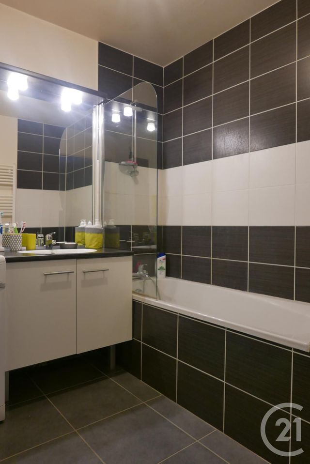 Appartement T3 &agrave; louer - 3 pi&egrave;ces - 64,90 m2 - Cruseilles - 74 - RHONE-ALPES