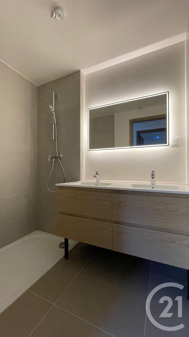 Appartement T4 &agrave; louer - 4 pi&egrave;ces - 74,36 m2 - Cruseilles - 74 - RHONE-ALPES