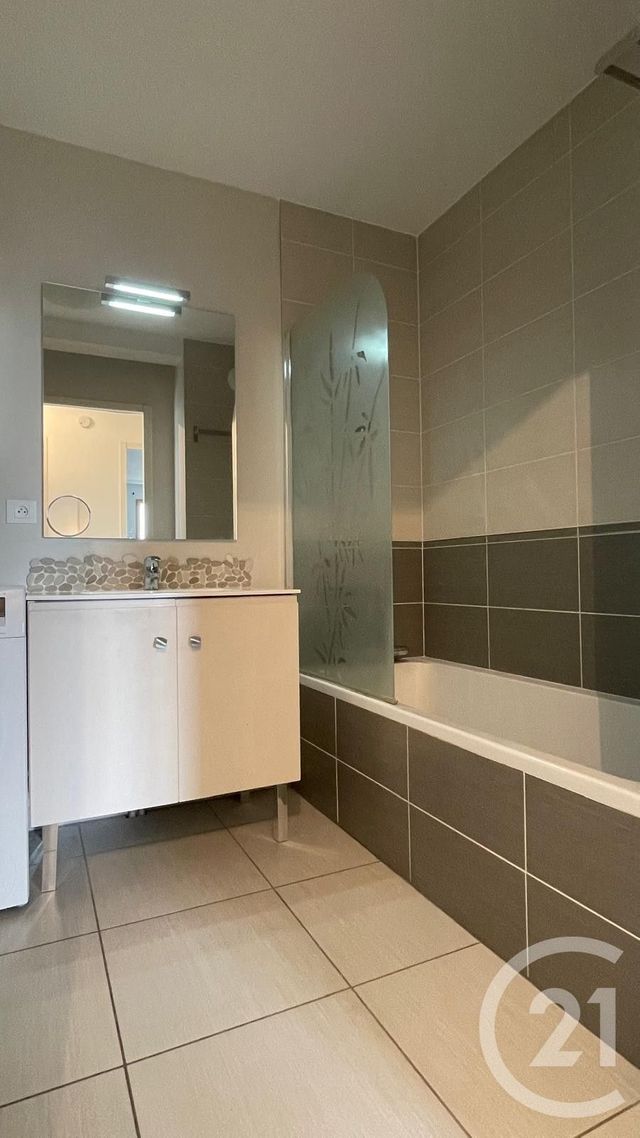 Appartement T3 &agrave; louer - 3 pi&egrave;ces - 71,08 m2 - Vovray En Bornes - 74 - RHONE-ALPES