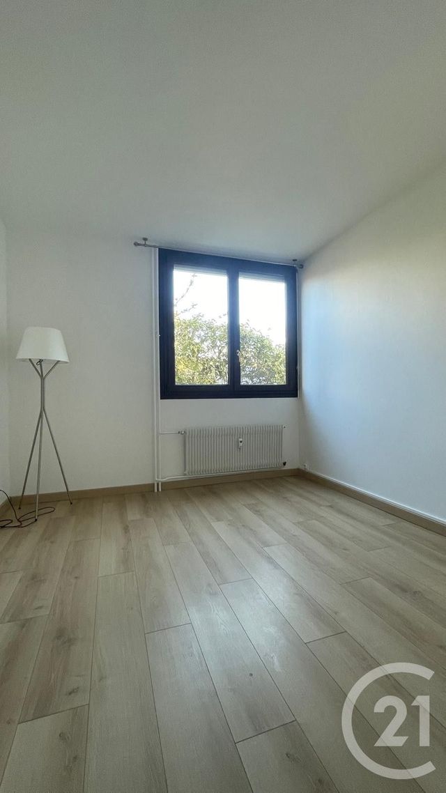 Appartement T3 &agrave; louer - 4 pi&egrave;ces - 71,10 m2 - Cruseilles - 74 - RHONE-ALPES