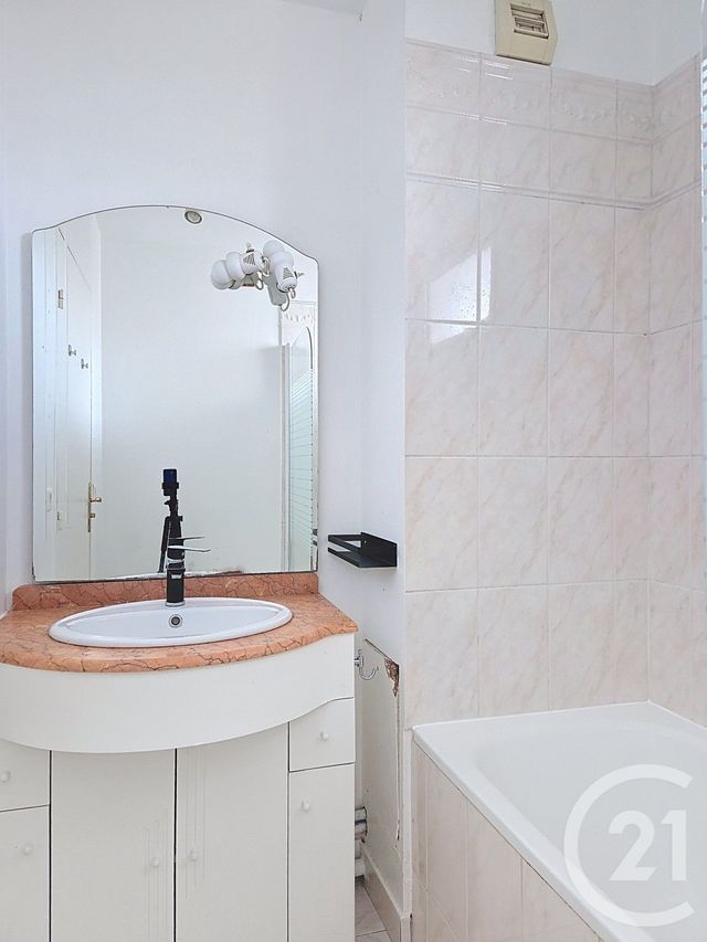 Appartement F2 à vendre - 2 pièces - 45,46 m2 - Le Plessis Robinson - 92 - ILE-DE-FRANCE