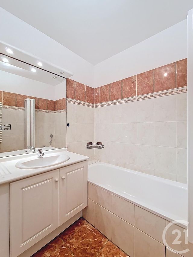 Appartement F3 &agrave; louer - 3 pi&egrave;ces - 53,19 m2 - Le Plessis Robinson - 92 - ILE-DE-FRANCE