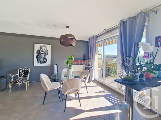 Appartement T4 &agrave; louer - 4 pi&egrave;ces - 72,53 m2 - Villeneuve Le Roi - 94 - ILE-DE-FRANCE