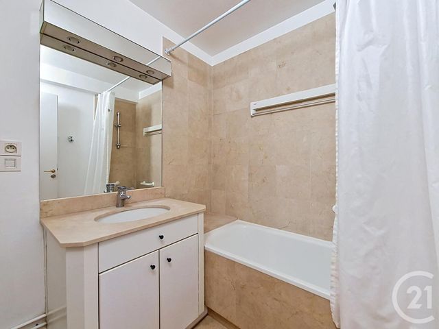 Appartement F3 &agrave; louer - 3 pi&egrave;ces - 67,89 m2 - Sceaux - 92 - ILE-DE-FRANCE
