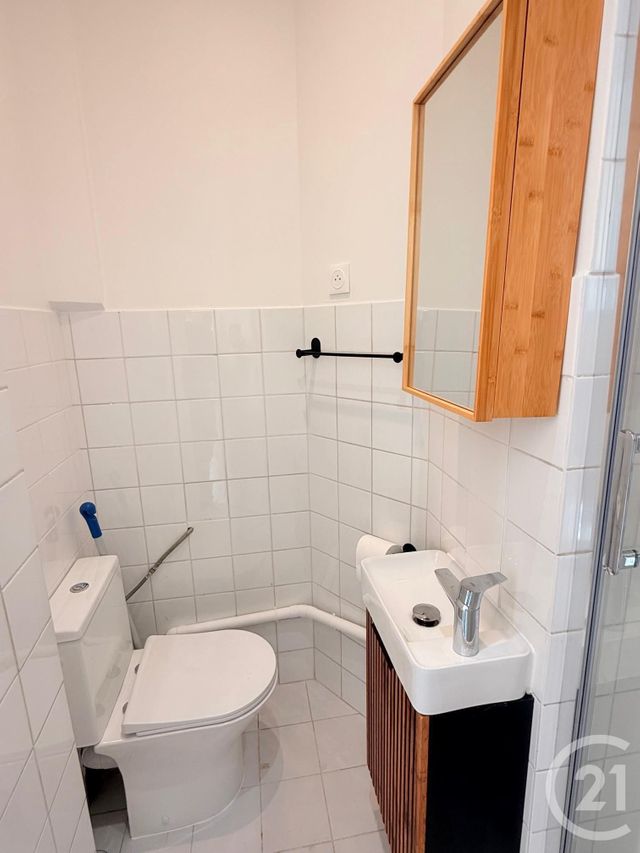 Appartement F1 &agrave; louer - 1 pi&egrave;ce - 23,82 m2 - Paris - 75020 - ILE-DE-FRANCE