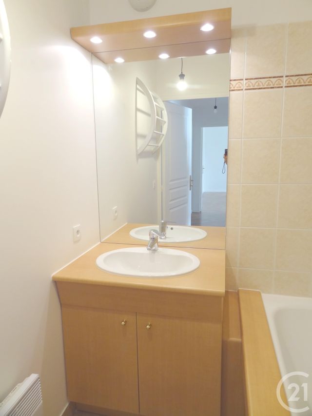 Appartement F2 &agrave; louer - 2 pi&egrave;ces - 45,10 m2 - Les Lilas - 93 - ILE-DE-FRANCE