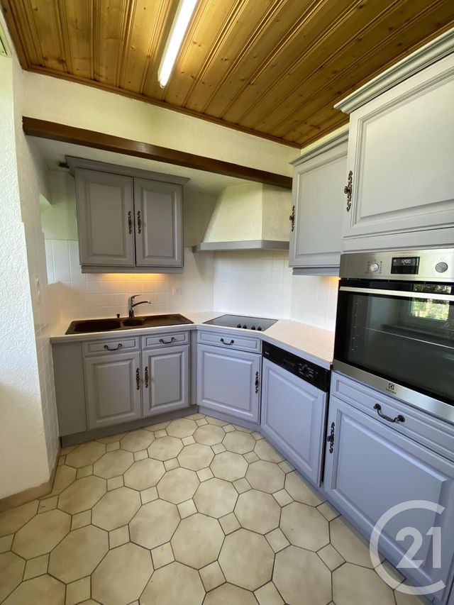 Appartement F4 &agrave; louer - 4 pi&egrave;ces - 79,75 m2 - Damprichard - 25 - FRANCHE-COMTE