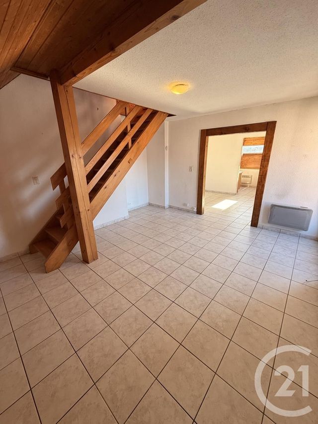 Appartement F5 &agrave; louer - 5 pi&egrave;ces - 68 m2 - Charquemont - 25 - FRANCHE-COMTE