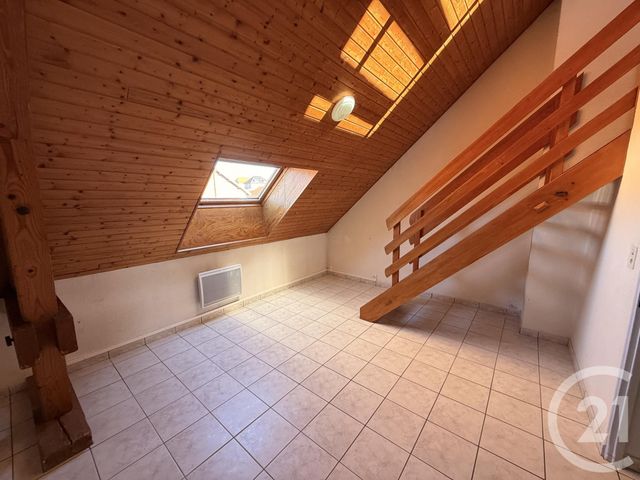 Appartement F5 &agrave; louer - 5 pi&egrave;ces - 68 m2 - Charquemont - 25 - FRANCHE-COMTE