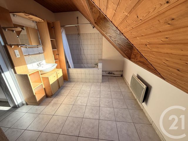 Appartement F5 &agrave; louer - 5 pi&egrave;ces - 68 m2 - Charquemont - 25 - FRANCHE-COMTE