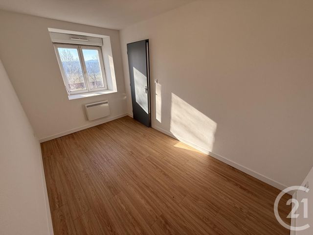 Appartement F4 &agrave; louer - 4 pi&egrave;ces - 76,25 m2 - Les Fontenelles - 25 - FRANCHE-COMTE