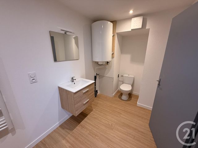 Appartement F4 &agrave; louer - 4 pi&egrave;ces - 76,25 m2 - Les Fontenelles - 25 - FRANCHE-COMTE
