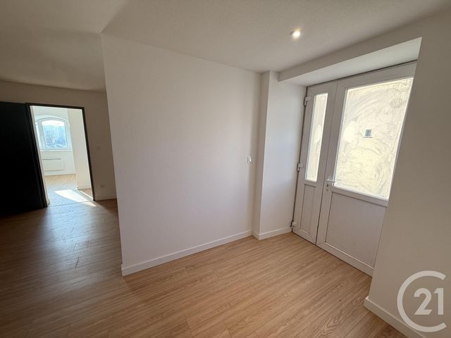 Appartement F4 &agrave; louer - 4 pi&egrave;ces - 76,25 m2 - Les Fontenelles - 25 - FRANCHE-COMTE