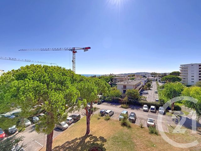 Appartement F4 &agrave; vendre - 4 pi&egrave;ces - 84,85 m2 - Antibes - 06 - PROVENCE-ALPES-COTE-D-AZUR