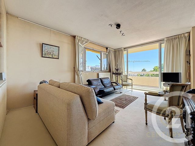 Appartement F4 &agrave; vendre - 4 pi&egrave;ces - 84,85 m2 - Antibes - 06 - PROVENCE-ALPES-COTE-D-AZUR