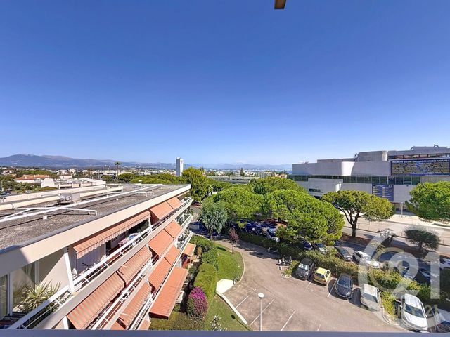 Appartement F4 &agrave; vendre - 4 pi&egrave;ces - 84,85 m2 - Antibes - 06 - PROVENCE-ALPES-COTE-D-AZUR