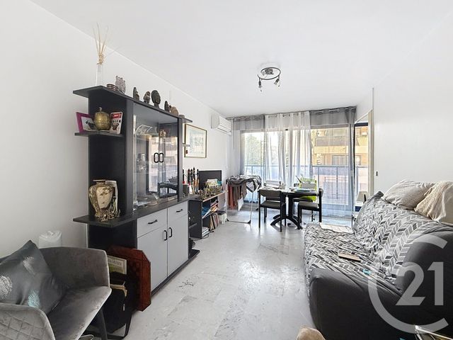 Appartement F2 à vendre - 2 pièces - 43,30 m2 - Juan Les Pins - 06 - PROVENCE-ALPES-COTE-D-AZUR