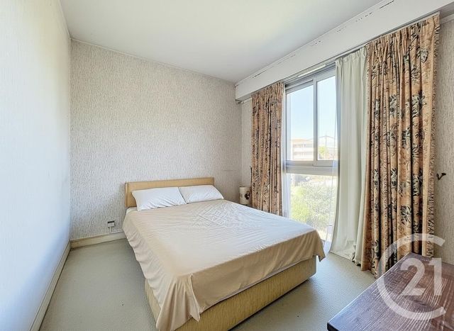 Appartement T3 &agrave; vendre - 3 pi&egrave;ces - 56,61 m2 - Antibes - 06 - PROVENCE-ALPES-COTE-D-AZUR