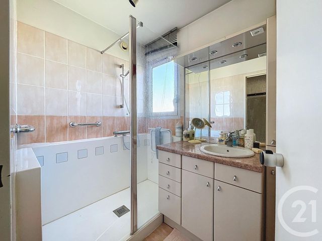 Appartement T3 &agrave; vendre - 3 pi&egrave;ces - 56,61 m2 - Antibes - 06 - PROVENCE-ALPES-COTE-D-AZUR